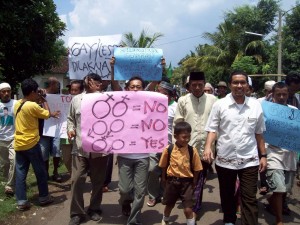 GELO,BANG DEMO TOLAK GATGERING KAUM HOMO