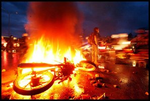 demo-anti-korupsi-makassar-b