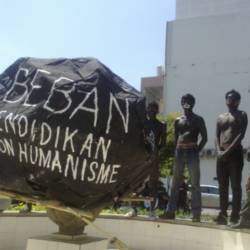 demo-tolak-do-mahasiswa-unair