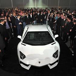 winkelmann-perkenalkan-the_aventador-pada-media-dan-kostumer-ed