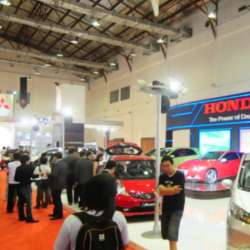 pameran-otomotif-surabaya-2011-dyandra