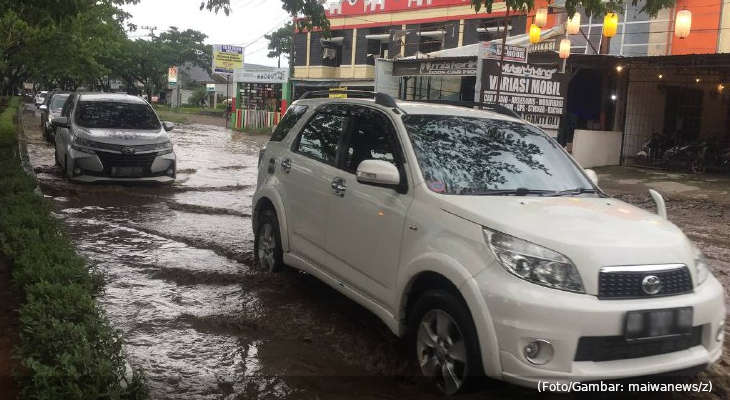 20211118-banjir-di-jalan-tun-abdul-razak-kabupaten-gowa