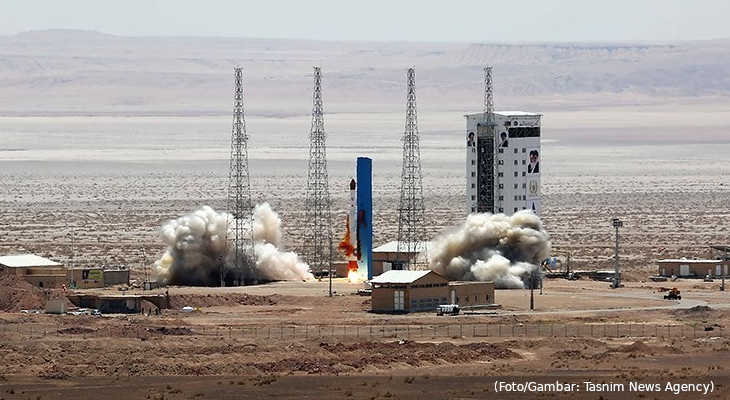 20170727-peluncuran-satelit-simorgh-iran