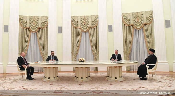 20220120-vladimir-putin-ebrahim-raisi