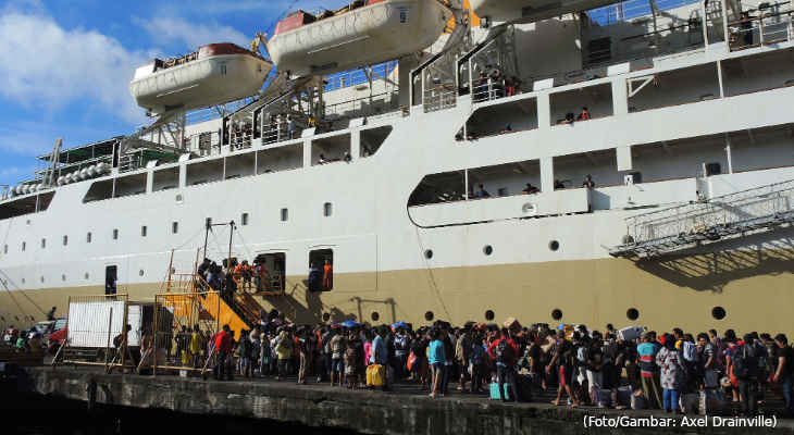 20220410-boarding-kapal-lambelu-bitung-sultra-12jul2014