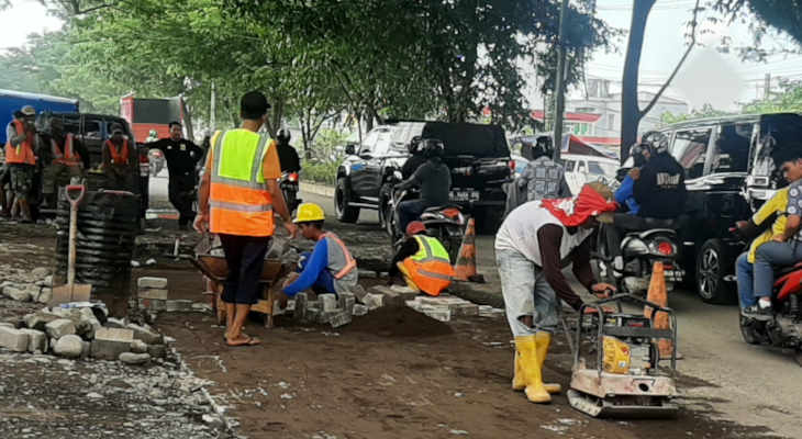 perbaikan jalan areopala