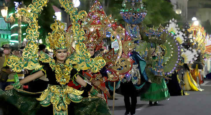 2023_05_29 Parade Lampu pertam kalinya