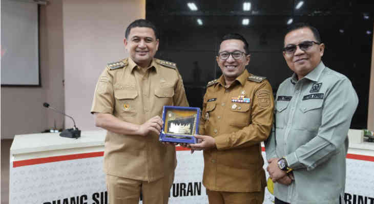 2025-04-23 (PUBLIS)02PBerkunjung ke PIP, Appi Beberkan Rencana Pembangunan Stadion Hingga Keselamatan Transporasi